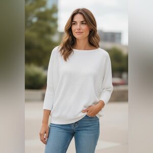 Women's White Sweater geometric isassy size medium